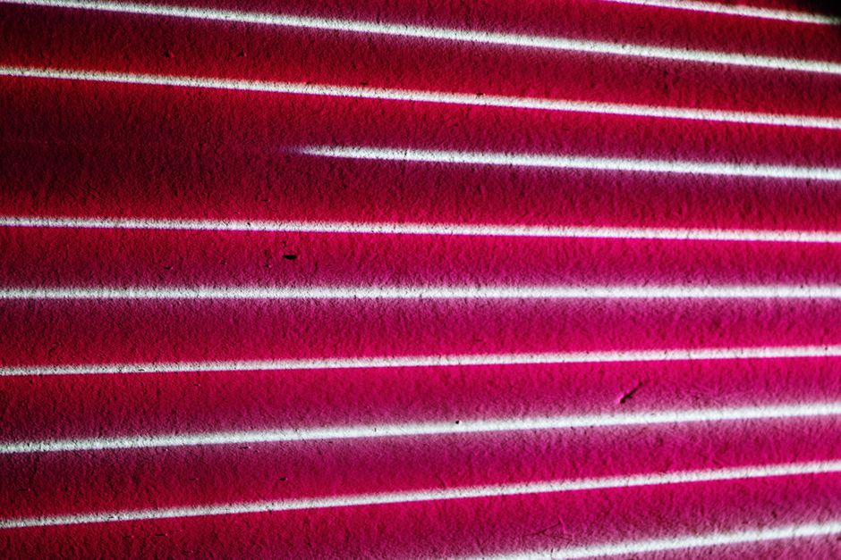 3 LED-Streifen hinter dem TV ohne Flackern montieren