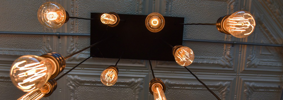 Die Vielfalt der Lampenausführungen – von Deckenlampen bis zu Stehlampen