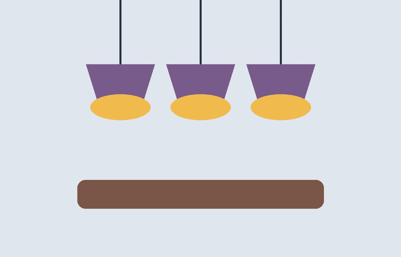 Runde oder lineare Leuchte: Welche Form passt zu welchem Tisch?