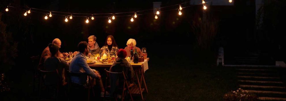 Frühlingshafte Lichtgestaltung im Garten